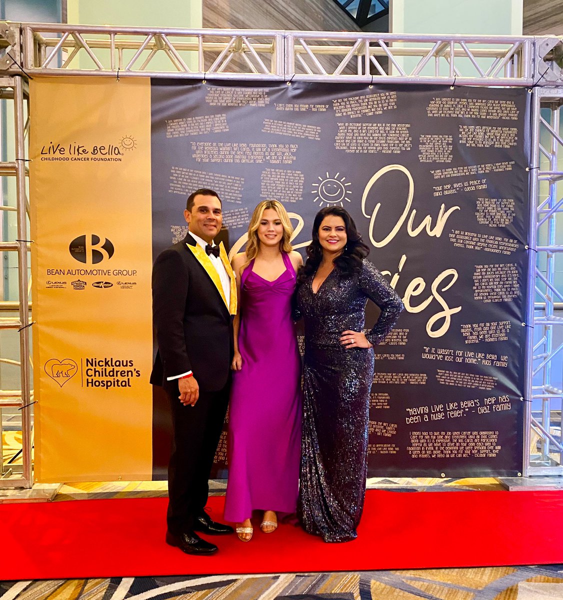 LiveLikeBella's tweet image. And so it begins! Guest are starting to arrive and are making their way to cocktail hour. 
#BellasBall2021