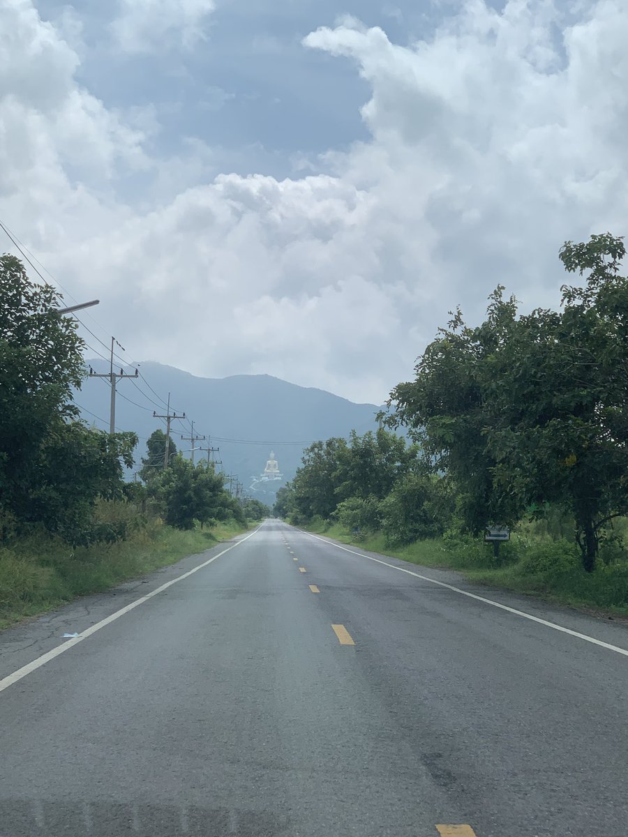 diary_ling's tweet photo. ทางของฉัน ฝันของเธอ #road #sky https://t.co/GF2YK8PLaV