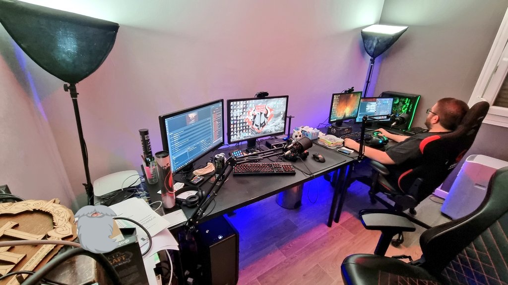 NVGamingTV's tweet photo. Le gros setup de la soirée Duo avec @Cver_Manu et @asterzkalhan !! https://t.co/fLAgmWeo2y