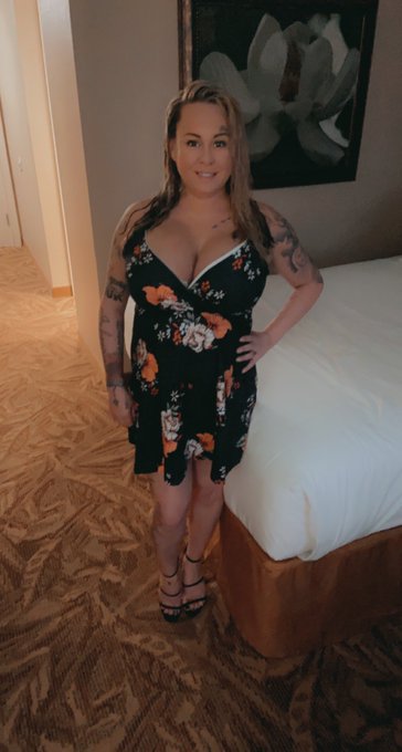 Been dying to wear this dress ❤️ https://t.co/OKYTnHn2xH<a href="/tag/poundedout"class="tags"><span>#poundedout</span></a>