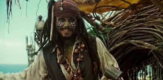 пираты карибского моря джек воробей кадры. пираты карибского моря капитан джек воробей. капитан джек воробей причаливает. пираты карибского моря: проклятие черной жемчужины фильм 2003. уилл тернер сундук мертвеца.