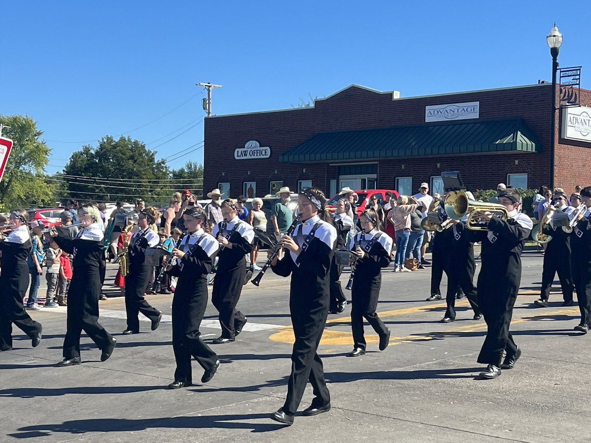 SpartaTchrTech's tweet photo. @BurkhartJamie caught your band kiddos today looking sharp at the Stockton parade! https://t.co/FmYDONRZNK