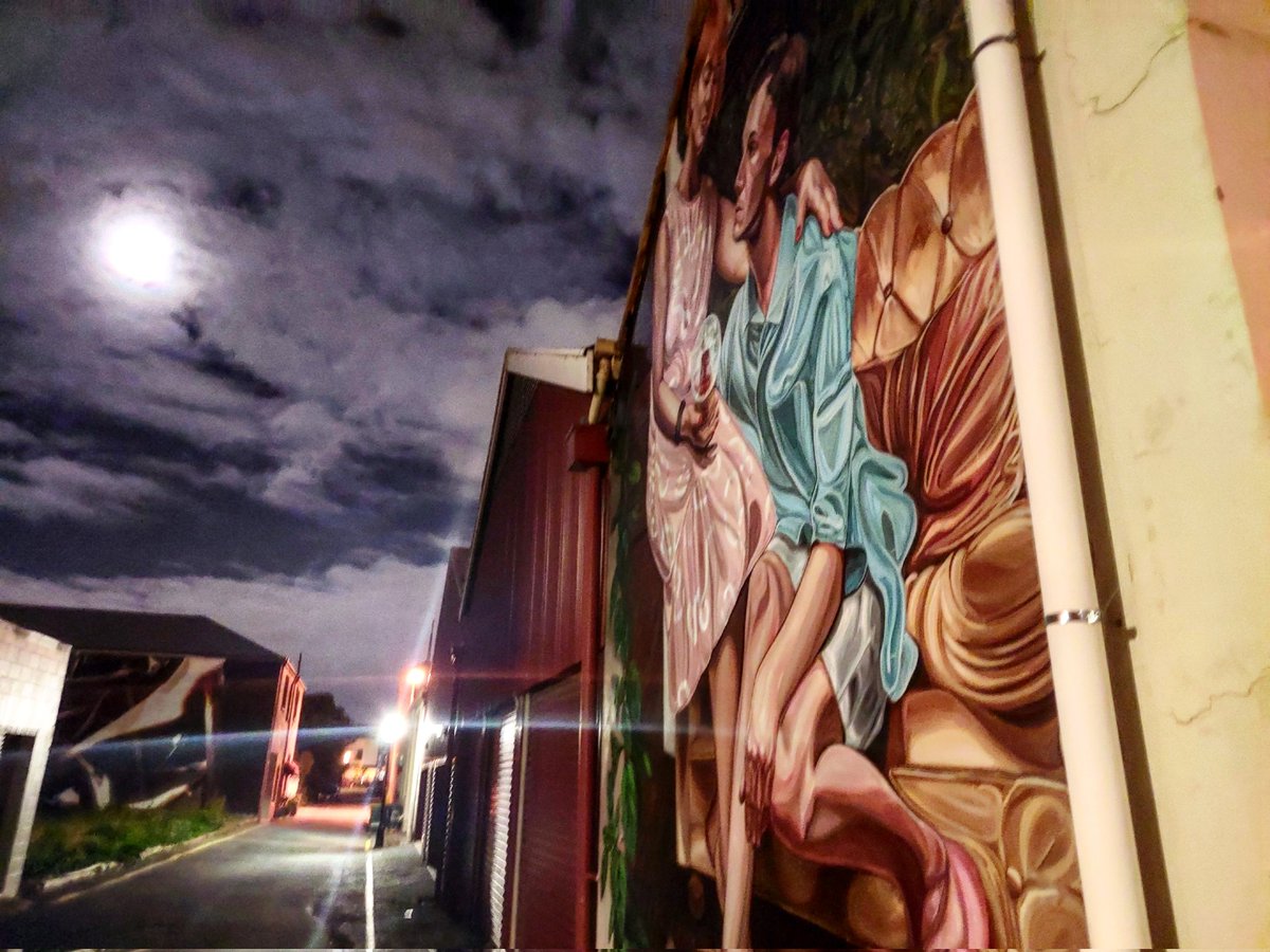 Tassy1971's tweet photo. #portadelaide #streetart #nightwalking https://t.co/xLgAgUaqmi