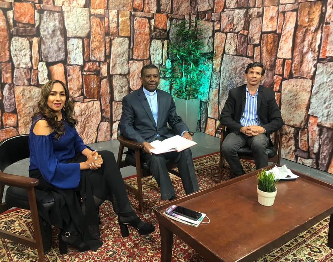 Espere en breve, como todos los sábados su programa #IglesiayActualidad, a las 8:00 de la noche, por #Televida el Canal (41) Católico de la Familia.
En la conducción del Rev. P. Cecilio de los Santos, Luzcitania Espinosa y <a href="/JuanC_E_/">Juan Cepeda</a> <a href="/Pontifex_es/">Papa León XIV</a> <a href="/pedroescuela/">🅿🅴🅳🆁🅾 🅿🅰🅱🅻🅾 👋te sigue</a> <a href="/JoseReyna0329/">𝐉ose Reyna</a>
