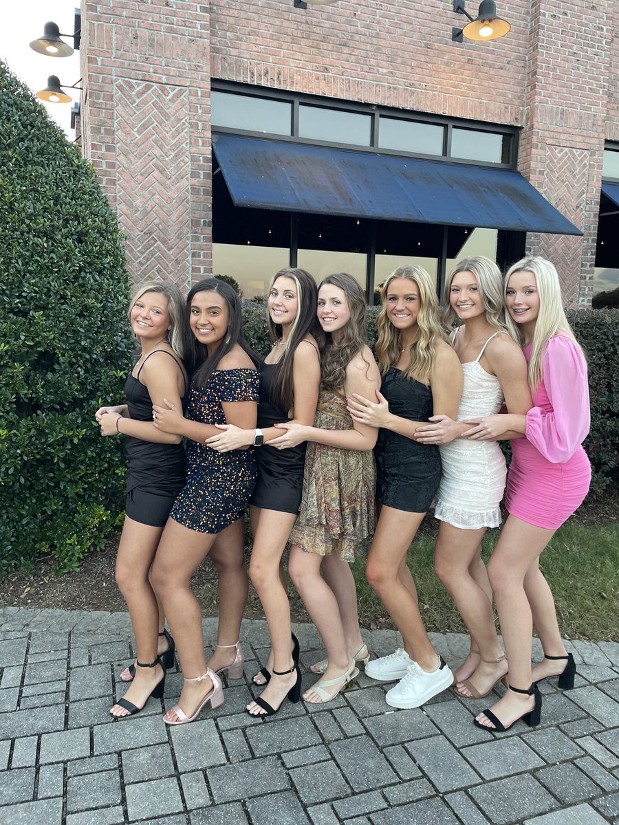 Not sure it gets any prettier than these girls!