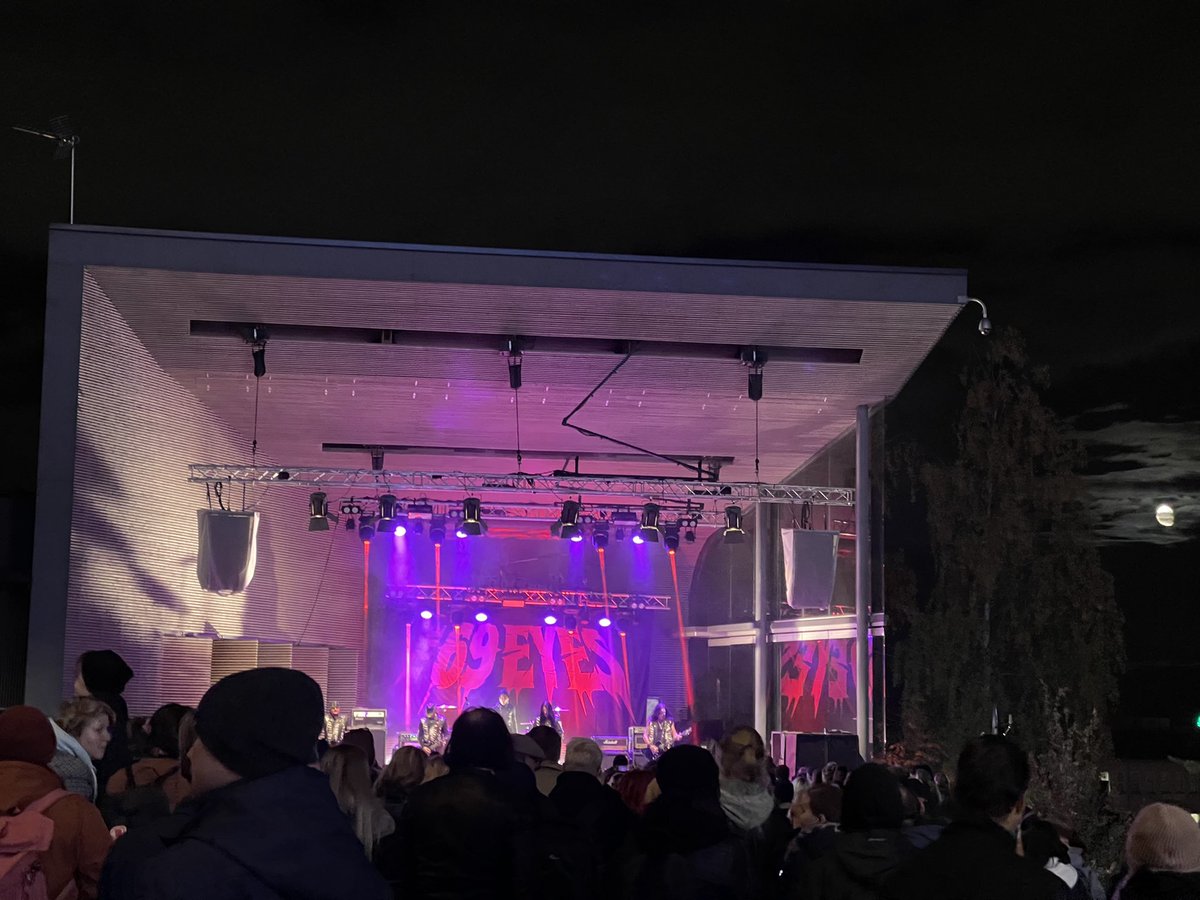 KIITOS <a href="/Linnanmakifi/">Linnanmäki</a> &amp; HELSINKI!!! Amazing pre-Halloween night at our legendary &amp; so much loved amusement park, we truly are Linnanmäki’s lost boys forever! See you ALL soon again! J69 X

Photo by <a href="/JimiSero/">𝓙𝓲𝓶𝓲 𝓢𝓮𝓻𝓸 ✌🏻</a>