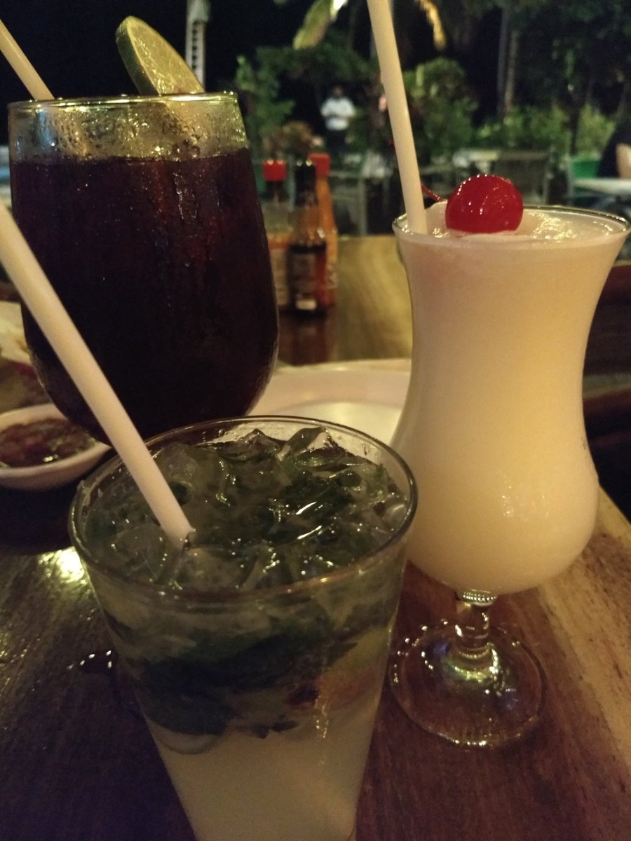 Sarita_151196's tweet photo. Tercer/Cuarto día, noche de celebración, la fiesta no para hasta la madrugada, salud mis panas! 😁✌️😎😝🍹
#PartyLoca #Hastaelfondo #Estonoacabaaquí https://t.co/3vurUpnNGf