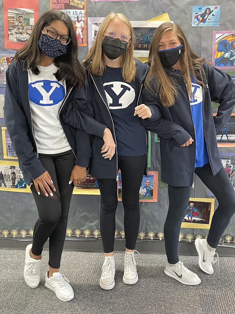 Twin Tuesday- 
Two is too little and four's a crowd but three’s just right!! Soo fun to be matching with my besties, and adding two more fans to the BYU roc!
Only 2 days in and it's already so much fun showing our #cowboyspirit!
#gocougs #nthctribe Thanks <a href="/Bence_EDU/">Janelle Bence</a> @DigitalZruiz