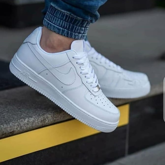 TutorAfia's tweet photo. Original NIKE AF1 Sneakers
⚫Plain Black and White maziwa 
⚫Sizes 36 - 45 @2500/= [Unisex]
⚫Call or WhatsApp 0724962280
⚫Countrywide delivery 🏍️🚐✈️

Classes #Kenya7s Juliani Obado Brentford Ruto #OleOut Tanzania #GuinnessMatchdayKE https://t.co/yC35ve4FDj