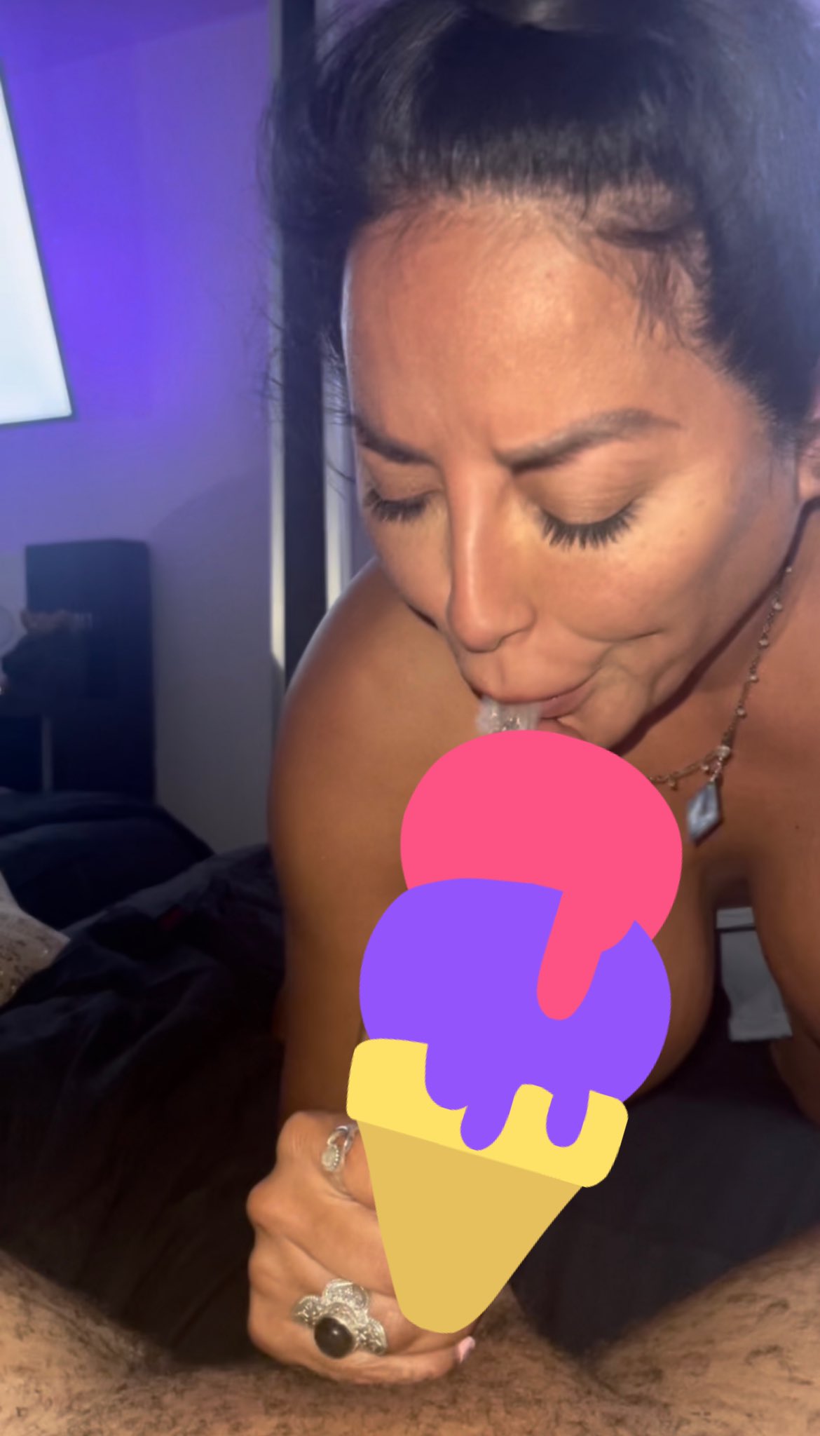 Kiara Mia on X: NEW blowjob scene on my VIP right now! Gagging and sucking  on this massive cock! I love deep throating on a nice juicy cock 😉 Join my  VIP