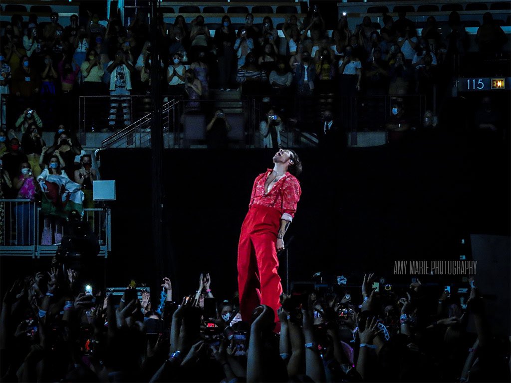 Harry Styles (<a href="/Harry_Styles/">Harry Styles.</a>) - Love on Tour - Chicago, IL (09.25.21) #LOTChicago #LoveOnTour #LoveOnTourChicago #LoveOnTour2021 #HarryStylesLoveOnTour #LOTChicagoN2