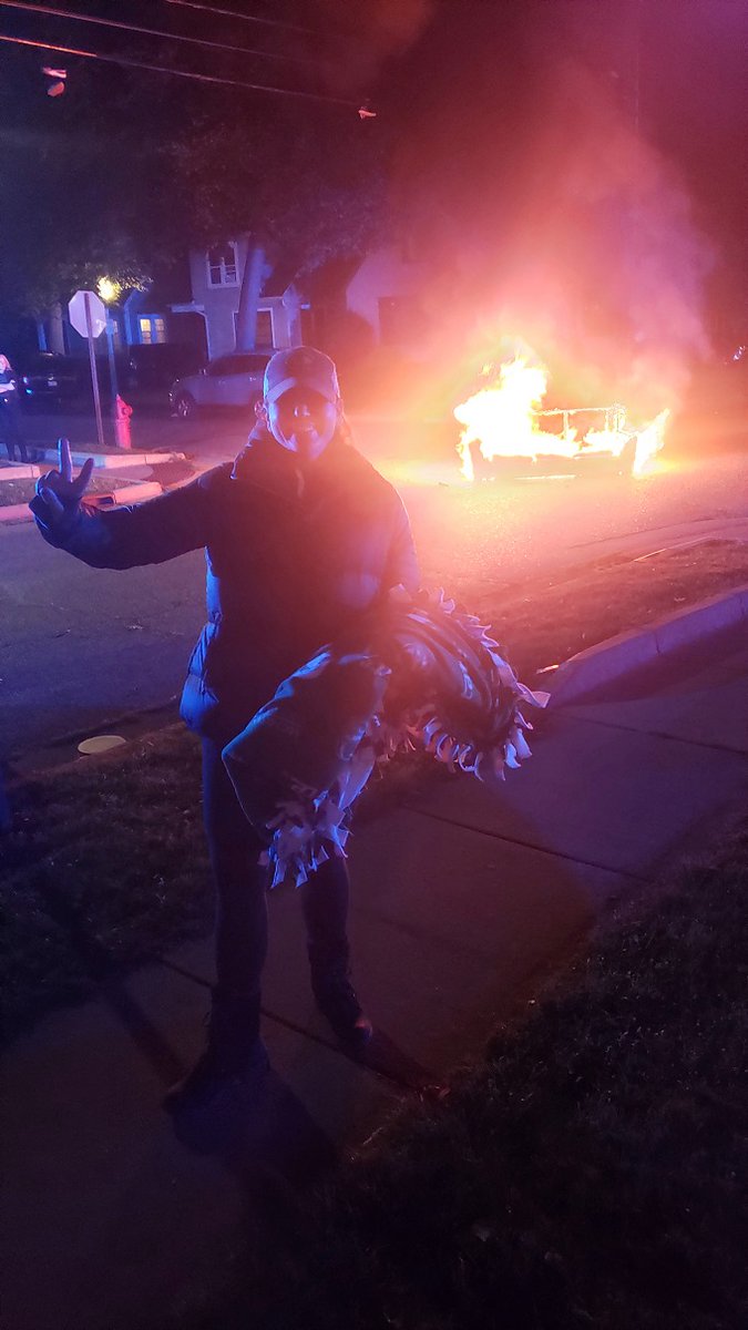 MSUDersh's tweet photo. Never change, East Lansing #GoGreen #GoWhite #CouchFire https://t.co/392SAaLm3K