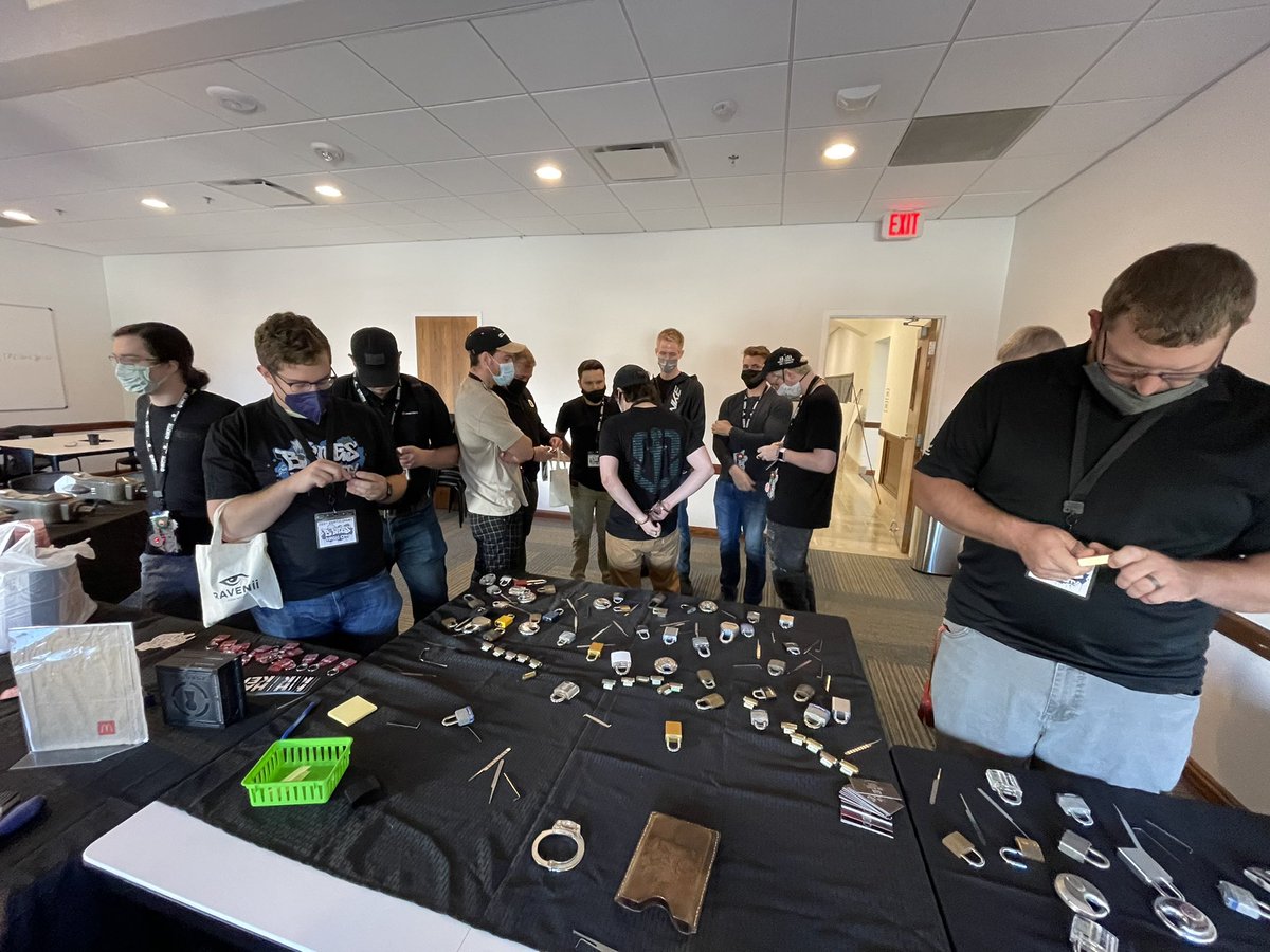 PickAugusta's tweet image. Had a great time at #BSidesKC today! Lots of people picking locks and getting out of handcuffs.