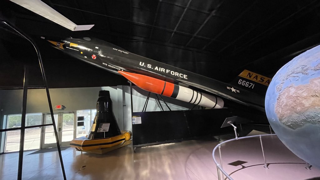 ericsood2's tweet photo. Sometimes you just have to spend a day with planes https://t.co/a2zEiFwAVP