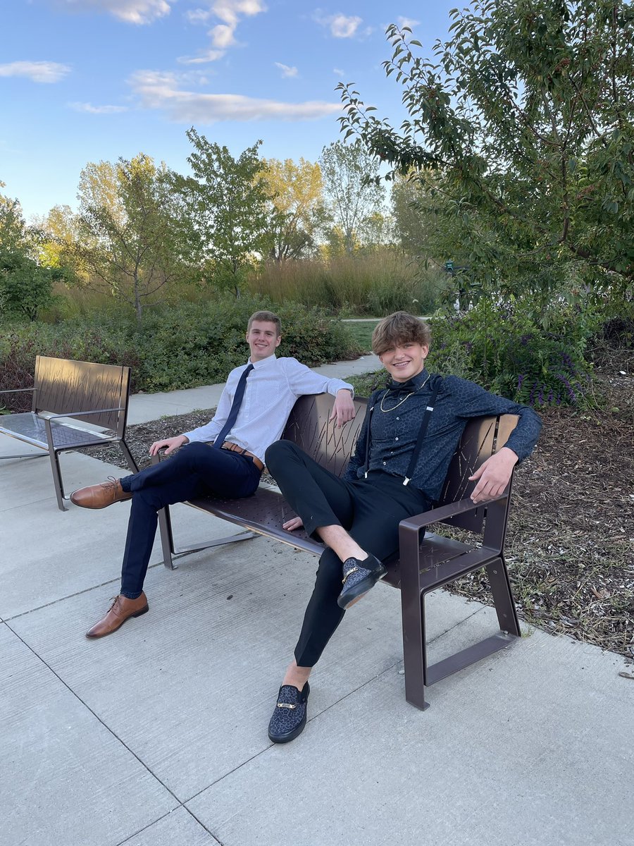 AJacobiak's tweet photo. ♥️ #whitmer_hs #Homecoming2021 #junioryear https://t.co/zYwnTN5W51