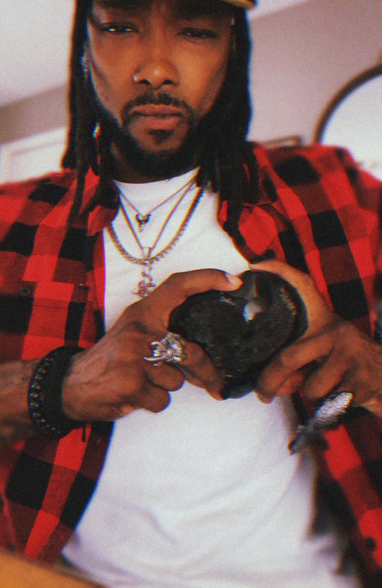 Snake2BENJi's tweet photo. To know where u going u gotta know where u been 💔

Mask &amp; Capes  soon😈
🐍🥀🖤🥀🌙

#darkvibes4ever #trippy #vibes #explorepage✨ #explorepage #heathens #rxkkstrs #rockstars  #hrparty #newmusic #photooftheday #blackhearted🖤 https://t.co/44OzwSdHKV