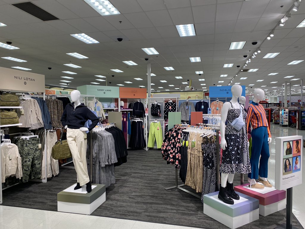 KelleyHeller12's tweet photo. T0780 SS Team does it again 👏🏻👏🏻. Thank you for bringing this launch to life today 🎯😍💃🏻@ZGallo @LaDarraGuess @tfarmer216 https://t.co/0PQDSSRaUd