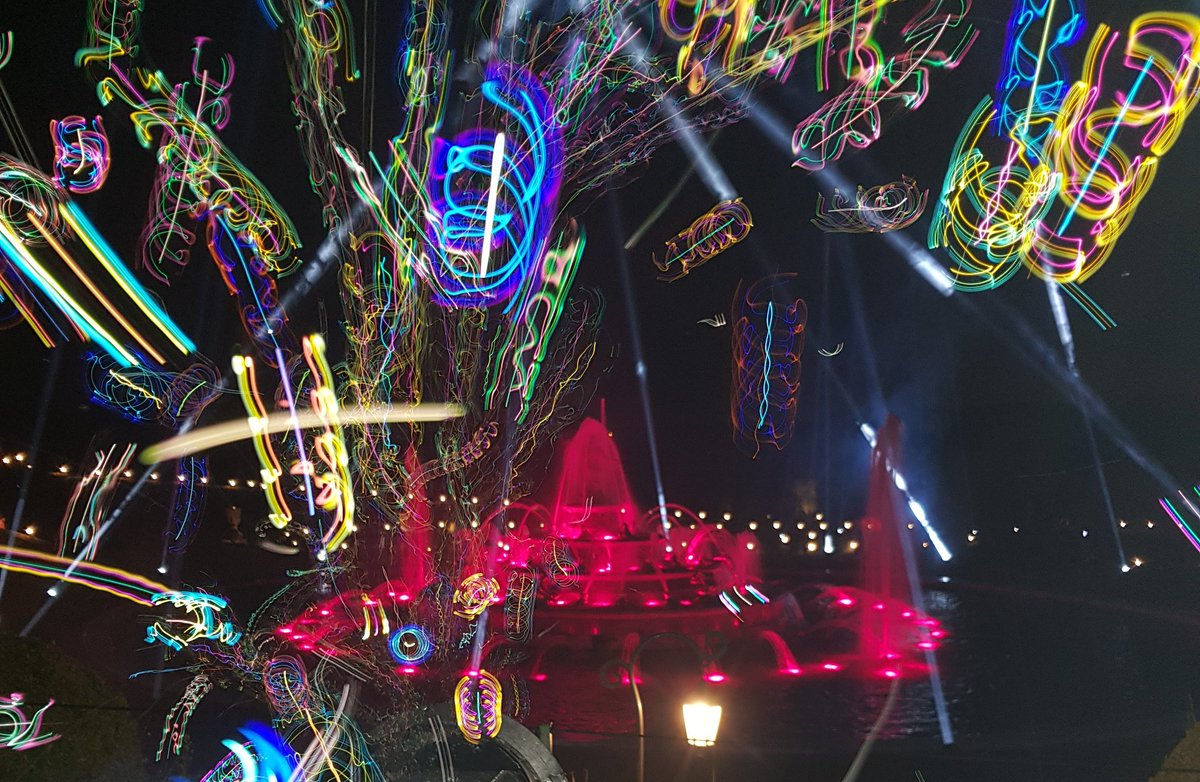 J'ai adoré les Nocturnes électro pour clôturer la saison des Grandes Eaux Nocturnes au château de Versailles, c'était vraiment bien ! 

(cc <a href="/CVersailles/">Château de Versailles</a> <a href="/CVSpectacles/">Château de Versailles Spectacles</a>)