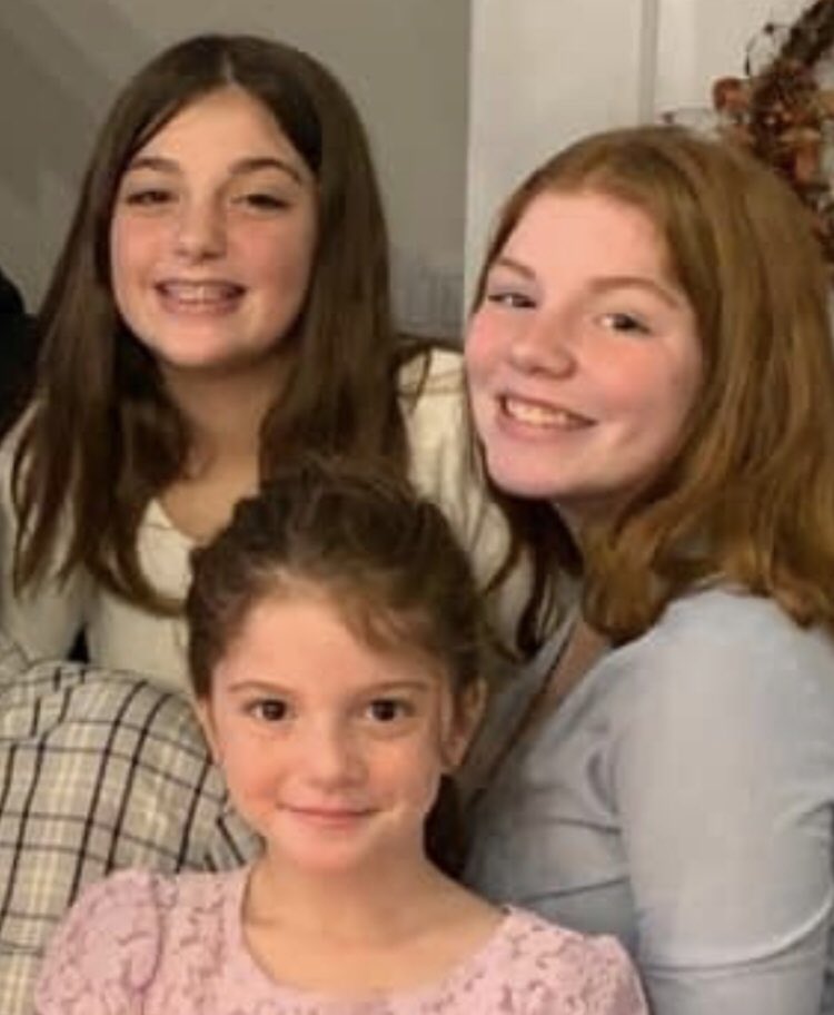 TheU_FarmersFB's tweet photo. Happy National Daughter’s Day to my beautiful ladies!!!
LOVE being your Dad!!!
🙌🏼❤️👩🏻🦰👩🏻👩🏻🦰 @Tgrasso126 @gianna_grasso44
#grassogirls #luckguy #girldad https://t.co/5k3jzPICLI