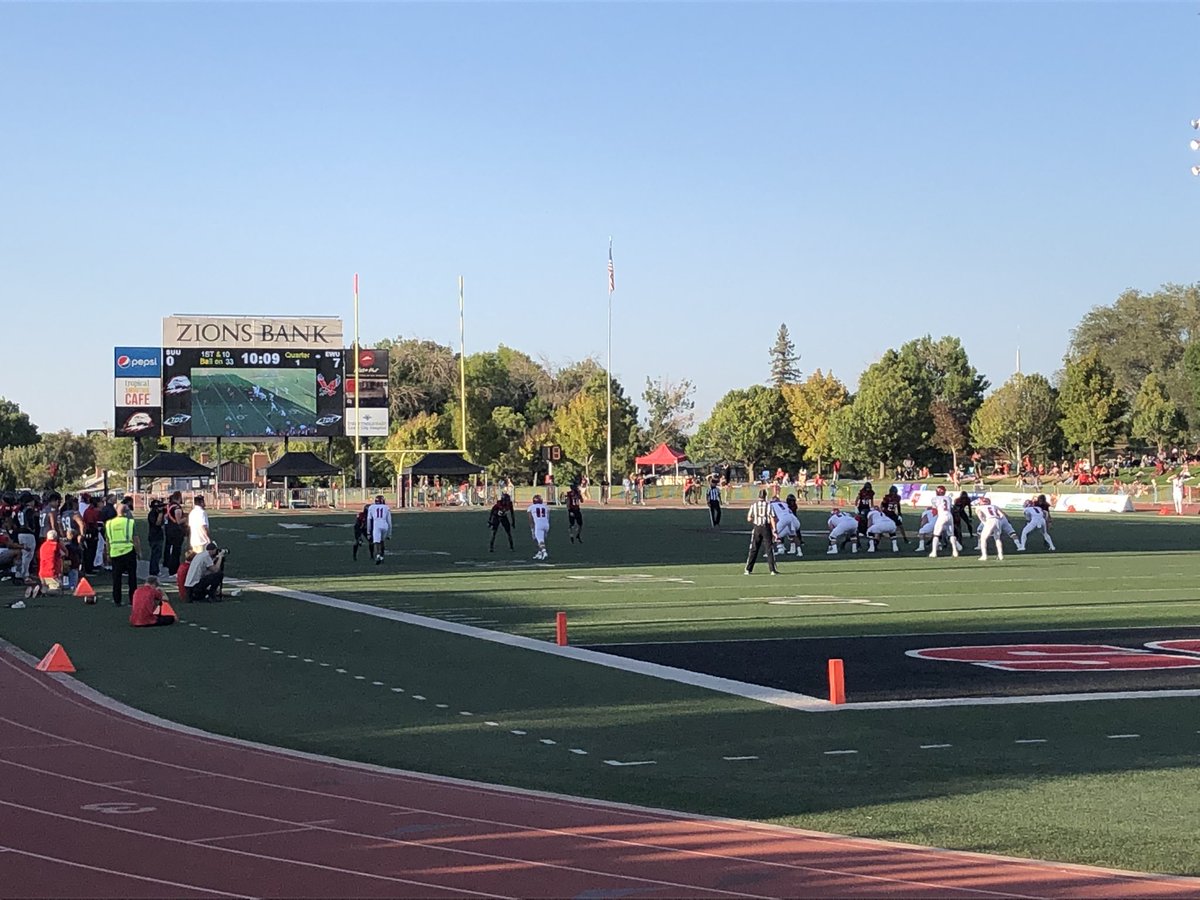 BenWatsonCS's tweet photo. Perfect night for #Tbirdfootball

@SUUtbirds 

#Homecoming2021 https://t.co/LfwnWBTCby