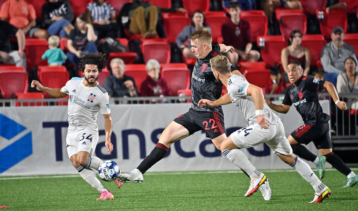 USLLeagueOne's tweet photo. FULL TIME: @JustinRennicks with a late breakaway to give @NERevolution2 the win 😱

0-1 | #CHAvNE https://t.co/imgXoj1TEi