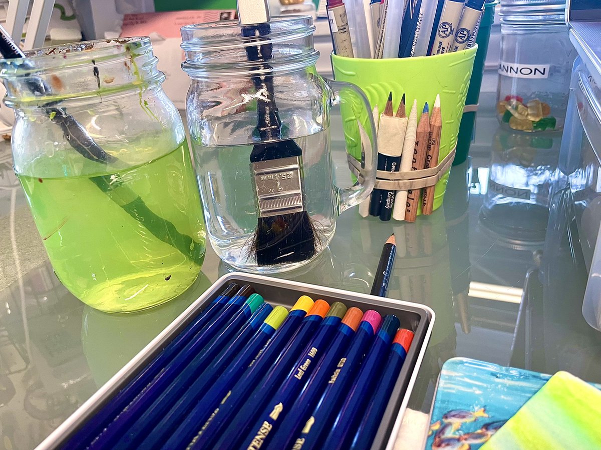 islandwritergal's tweet photo. Oh snap. That was my drinking water. #painterproblems #derwentinktense https://t.co/PCxTaFki2d
