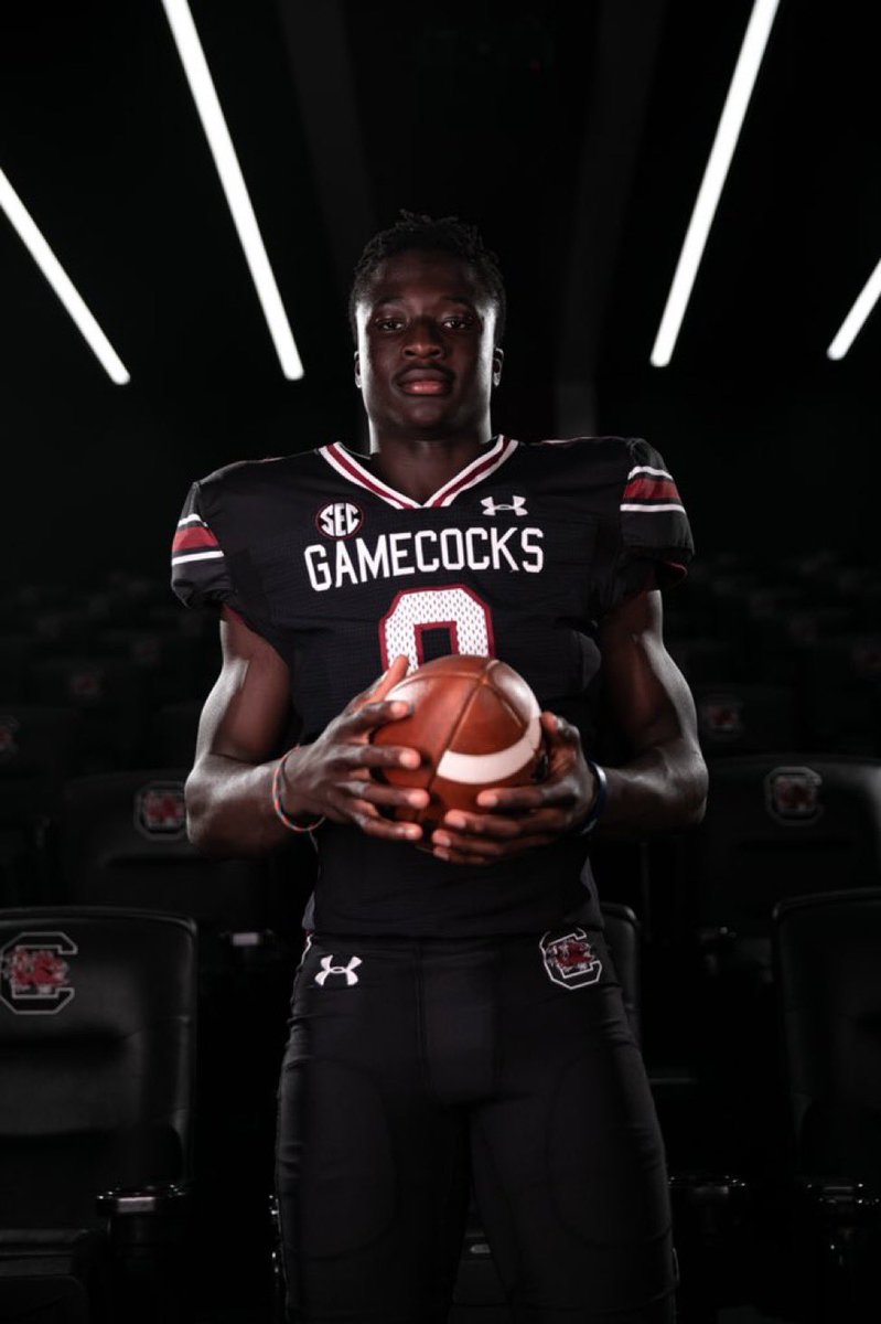 DavidsonGideon's tweet photo. Honored to be offered today by the University of South Carolina. #SEC @LCA_Football_ @MoHard20 @LauerFBU @AlPopsFootball @PrepRedzoneVA  @Rivalsfbcamps @FBUAllAmerican @MaxPreps @od_zach  @dillonstowers3 @DavisLane_ @jaylinbelford @KidFitMinistry @247Sports @GamecockFB https://t.co/cDnE8ia7zd