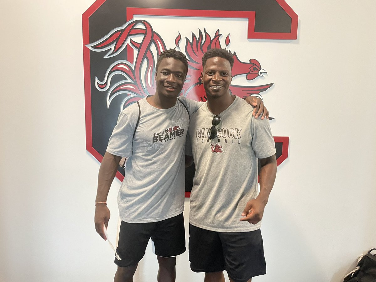 DavidsonGideon's tweet photo. Honored to be offered today by the University of South Carolina. #SEC @LCA_Football_ @MoHard20 @LauerFBU @AlPopsFootball @PrepRedzoneVA  @Rivalsfbcamps @FBUAllAmerican @MaxPreps @od_zach  @dillonstowers3 @DavisLane_ @jaylinbelford @KidFitMinistry @247Sports @GamecockFB https://t.co/cDnE8ia7zd