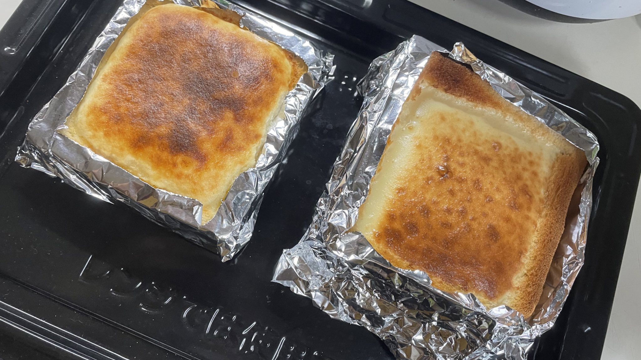 しほんぬ Plandさんが作ってたバスチートーストのレシピで同じように作ってみた さてちゃんと固まってるのか T Co Wzowun7ui8 Twitter