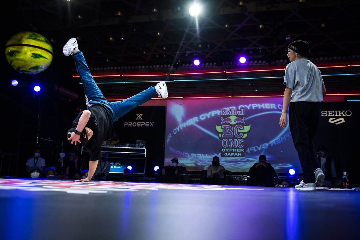 bgirl_ayane's tweet photo. RedBull BCONE CYPHER JAPAN優勝しました🏆
自分らしく踊り切れて、この結果がついてきたのが本当に嬉しいです😭
まずは世界各国の覇者が集まるLast Chance Cypherが待っているので、そこで一戦一戦全力で戦って、Finalに進みたいと思います🔥
沢山の応援ありがとうございました😭❤️‍🔥 https://t.co/RdFdWsEk8n