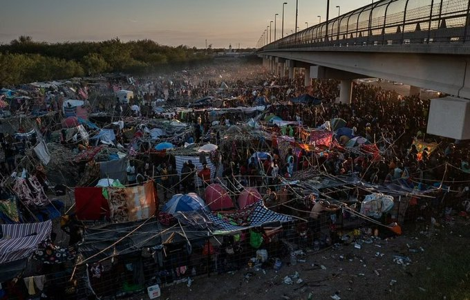 logical_simple's tweet photo. #JoeBiden  #KamalaHarris  This is an invasion of USA. https://t.co/ibuLmsMHQr