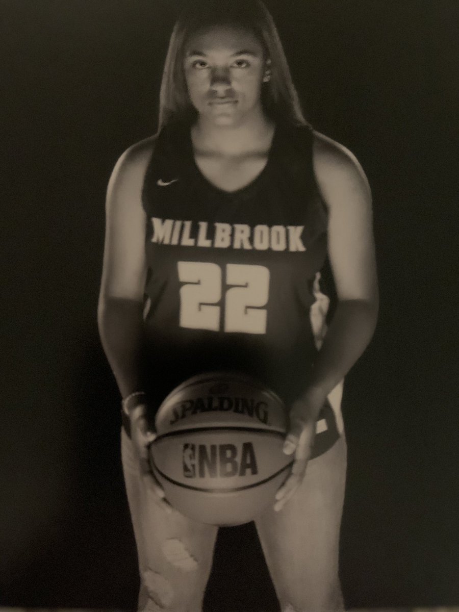 Lora82608688's tweet photo. I could write a complete set of encyclopedias (if ya remember those) about @skylarmj31 but those that know her already knowwww!  I’m so blessed I was chosen to be her mom! https://t.co/PUZesnXXqv