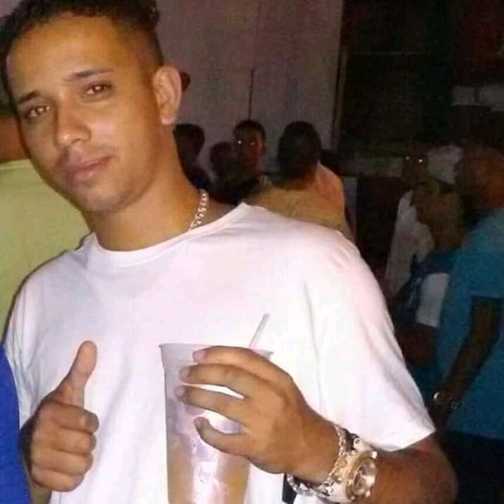 Pablo5738761100's tweet photo. caralho bateu maior Saudade de tu irmão nunca vou te esquecer.
vou te amar eternamente.
#EternoTh😭💔 https://t.co/R2wTNtTnO4