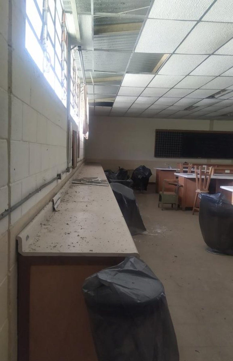 isabelpm22's tweet photo. Farmacia y bioanálisis en emergencia la salud no es un juego @MPPEUVEN 

@onuvenezuela @UNESCO @_Provea @opsoms @FIP_org @IPSForg @OMS_Ofic
#SOSFarbioUla
#UlandinosXFarbi https://t.co/CrQ83MXOB2