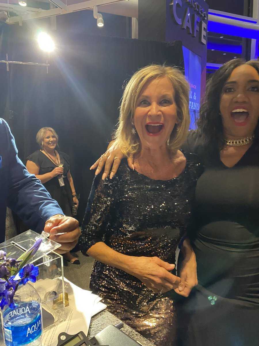 OhioGuidestone's tweet photo. Congratulations to the winner of the diamond tennis from Rivchun Jewelers! #evolutiongala2021 https://t.co/TC0QpAq5fK