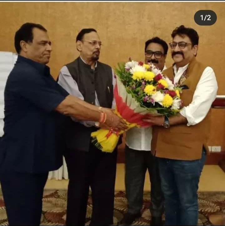 SSTomar27's tweet photo. R.Sai Logistics India Pvt. Ltd. के #प्रबंधक_निदेशक बड़े भैया आदरणीय #श्री_रोहित_तोमर_जी को #Car_Carrier_Association का #राष्ट्रीय_अध्यक्ष मनोनीत किये जाने पर बहुत बहुत बधाई हार्दिक शुभकामनाएं । https://t.co/6byw9qe4I8