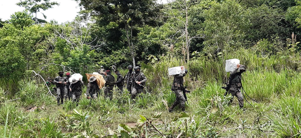 Pablojo28310316's tweet photo. Agradecemos al Ejército de Guatemala por la lucha contra el narcotráfico. https://t.co/xKYP09hTte