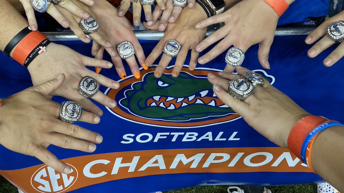 GatorsSB's tweet photo. There’s nothing like celebrating an @SEC Championship with Gator Nation in The Swamp!

🏆🏆🏆🏆🏆🏆🏆🏆🏆

#GoGators https://t.co/CT8WVv437z