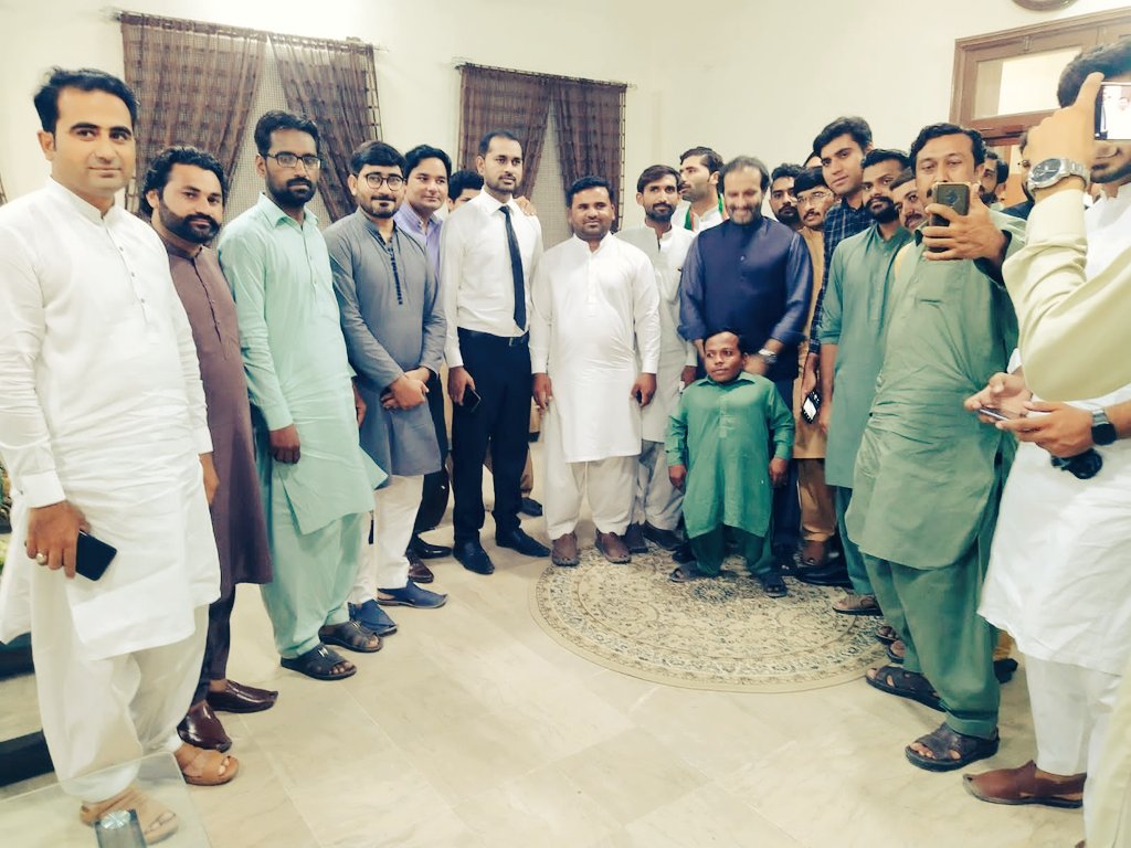 ہم صدر جنوبی پنجاب پاکستان تحریک انصاف سنیٹر عون عباس بپی صاحب کو لیہ میں کامیاب دورہ کرنے پر مبارکباد پیش کرتے ہیں اور کامیاب ورکرز کنونشن کے انقاد پر اپنی تمام ڈسٹرکٹ قیادت کو بہت مبارکباد پیش کرتے ہیں 
منجانب بلال حسین میرانی
<a href="/PTIofficial/">PTI</a>
<a href="/ImranKhanPTI/">Imran Khan</a> 
<a href="/SHABAZGIL/">Dr. Shahbaz GiLL</a>