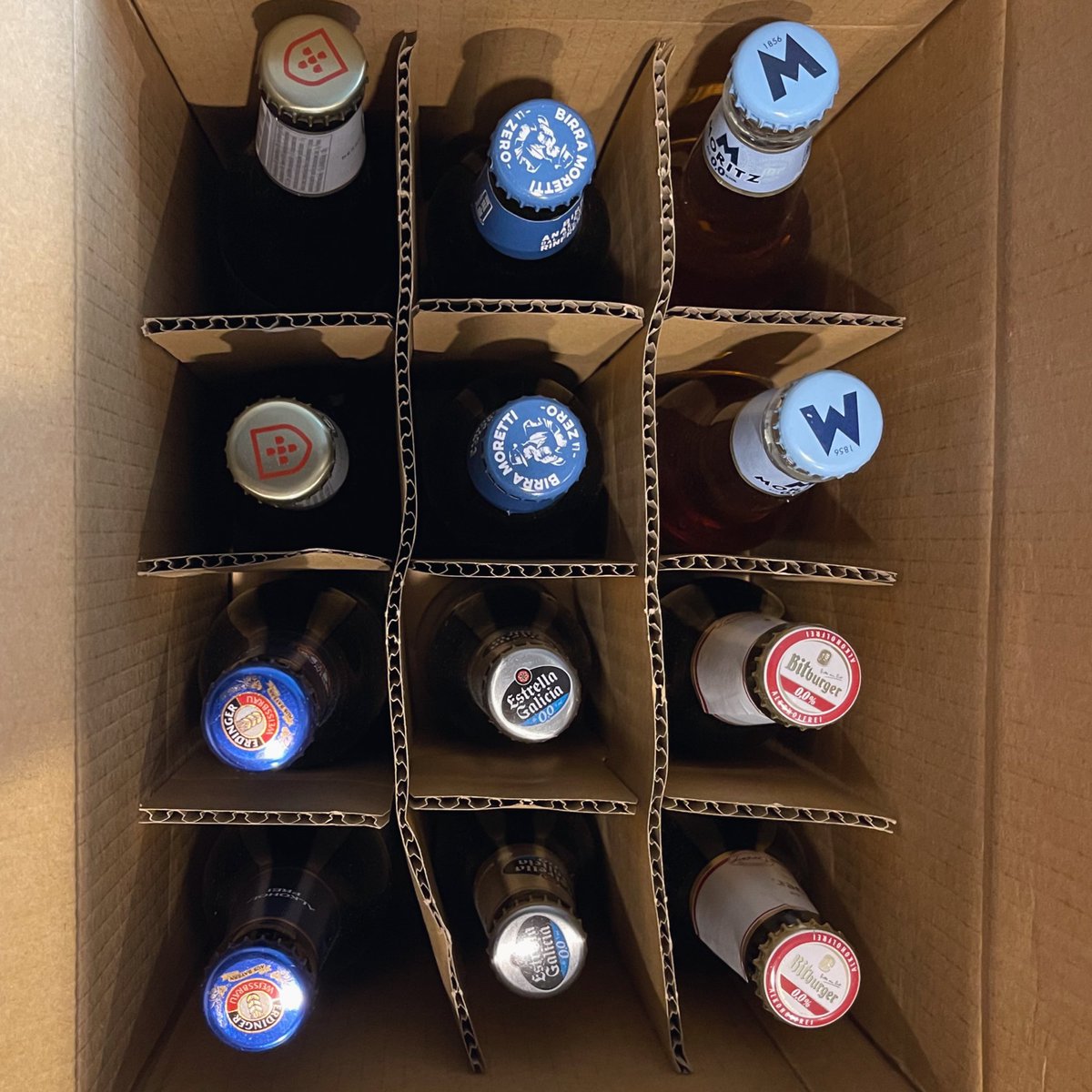 zerokilobyte0kb's tweet photo. 世界のノンアルコールビール12本セットを購入しました。世界といっても欧州4ヶ国ですが……。ビンがおしゃれです。🇩🇪🇵🇹🇪🇸🇮🇹
#estrellagalicia #bitburger #morits #sagres #moretti #erdinger https://t.co/euVKmxaDf9