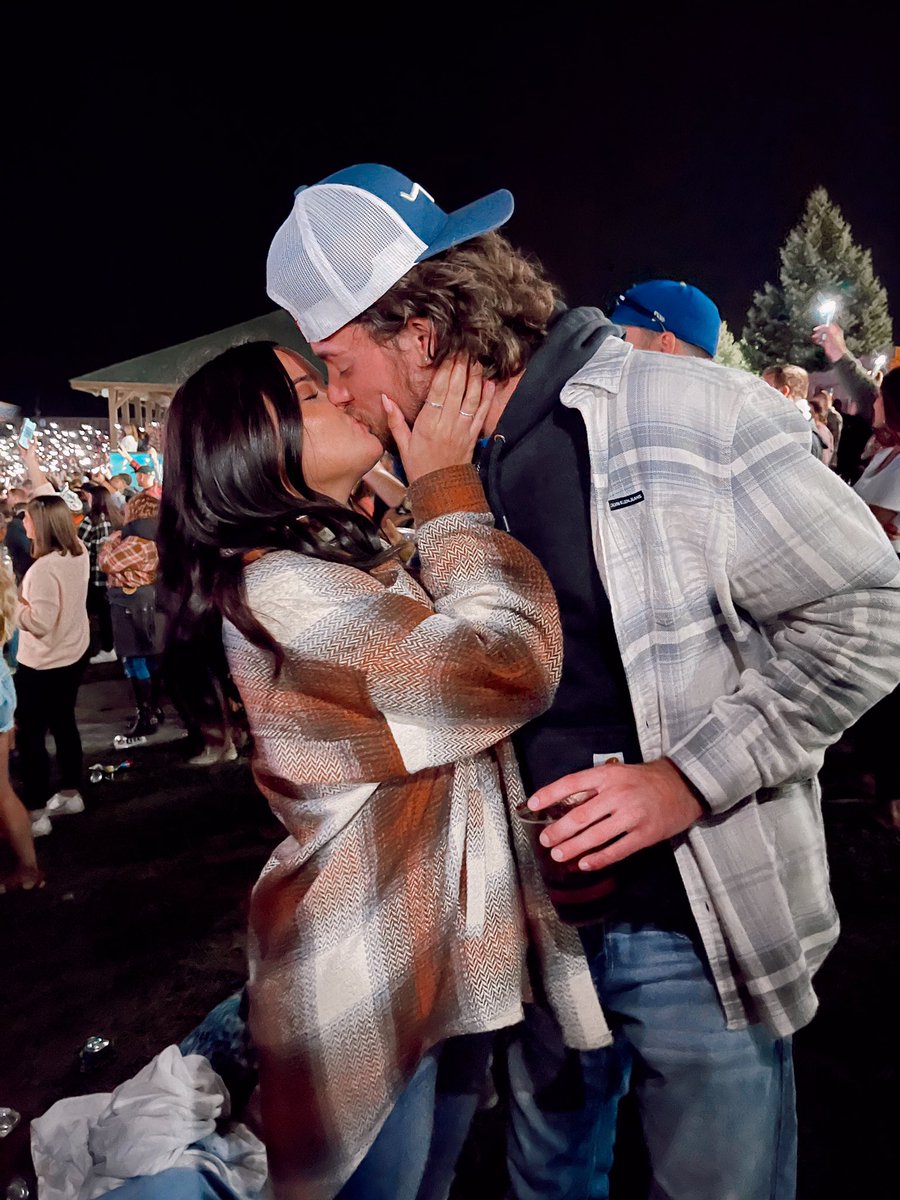 jnolanlee's tweet photo. Baby, you’re worth the whiskey https://t.co/iurYnHi0g1