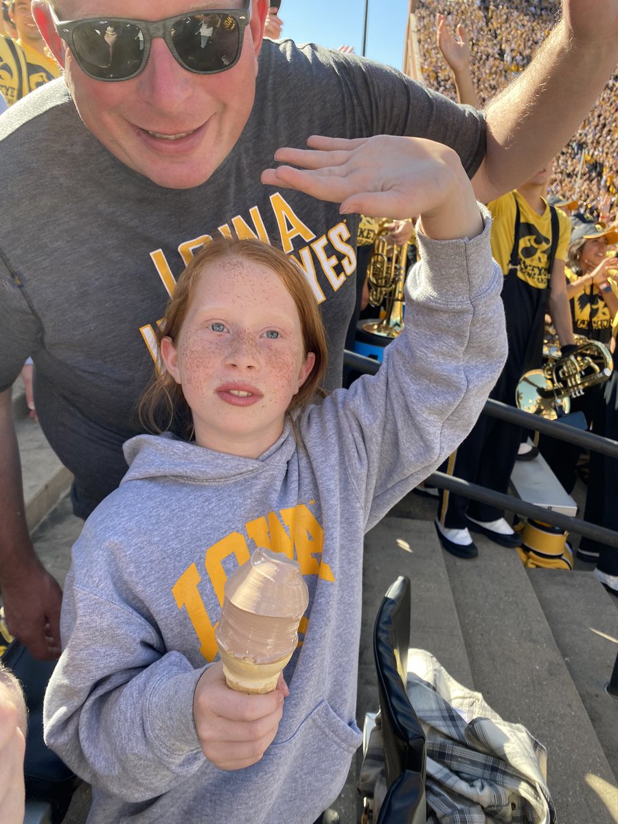 jesswestercamp's tweet photo. October 2010- Liv recovers from open heart surgery at UI Children’s Hospital prior to The Wave being a tradition.
September 2021- Liv gets to experience her first Kinnick Wave from inside the stadium! #kinnickwave #hawkeyefootball https://t.co/3nl8jAHRAt