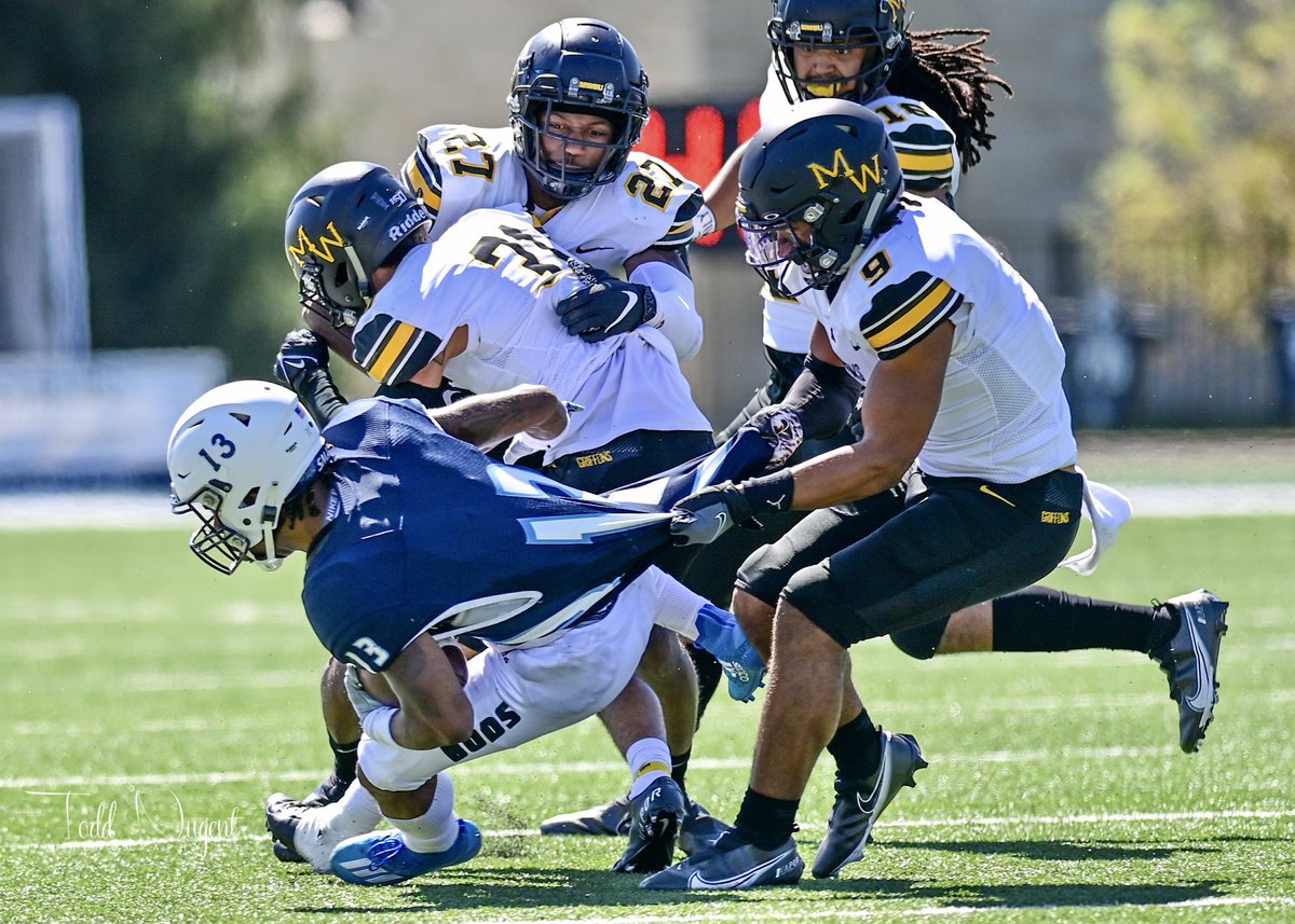 PCPrepsExtra's tweet photo. A few shots of some of the best former @_pcpirates and @PCHSAthletics1 play against each other today for @IchabodFTBL and @MWSU_Football 📸 @tanugent12 https://t.co/0Rcv1uJtra