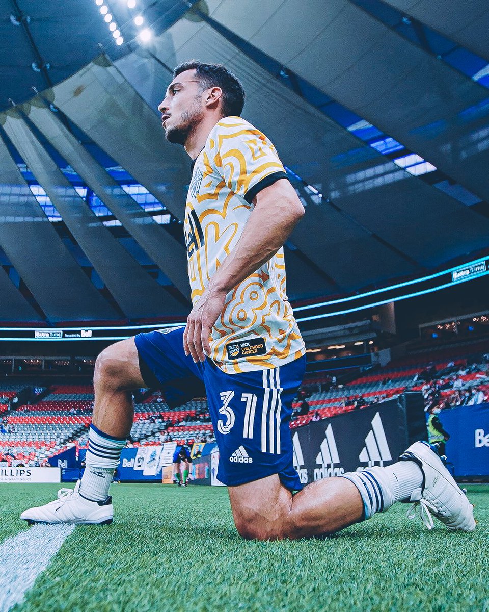 RT this and a buck will be donated to #KickChildhoodCancer 💛

#VWFC #VANvDAL
