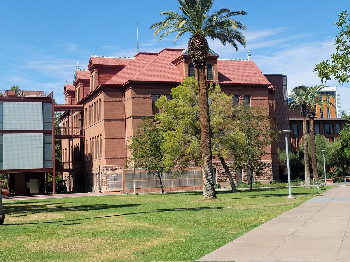 ArmysHdz's tweet photo. Thanks for the information, meet, programs, split into tracks,campus tour &amp; presentations.¡Gracias por esta increíble experiencia! @ASU #BarrettSummerScholars #BSS #Welcome #ASU2021 #HMDP #parents #Students #GoASUFam https://t.co/psm1Gp5Uo9