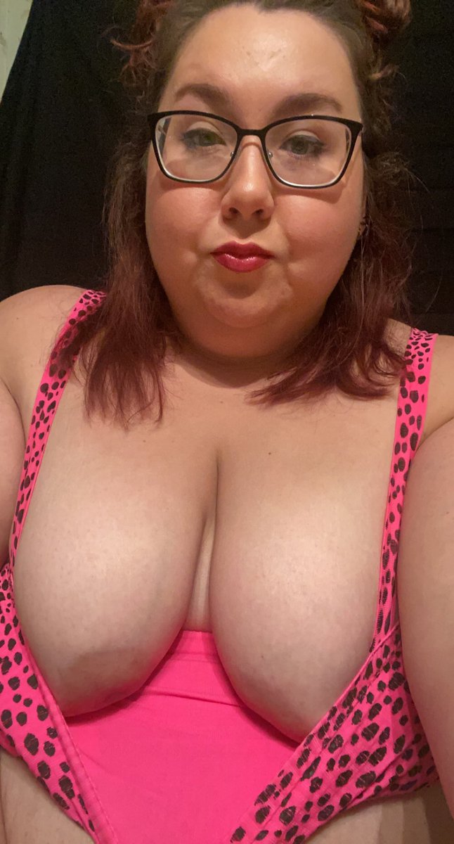 plumpqueen1's tweet photo. @_OnlyFansQueen https://t.co/rcWdrpunjE https://t.co/mr1VBiwFG8