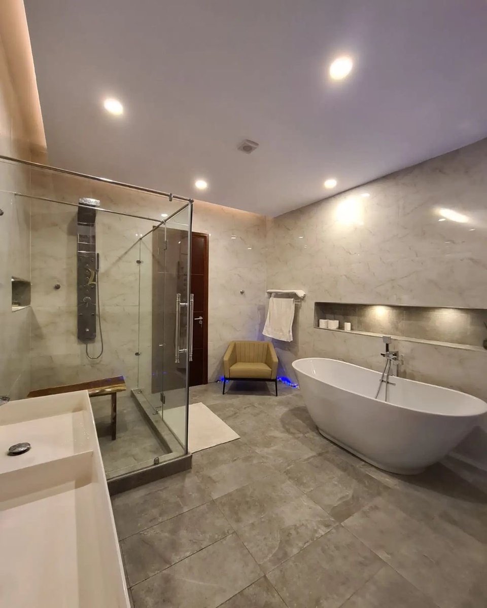 shortletrentals's tweet photo. Blessing your eyes with images of this beautiful penthouse used for @EricaNlewedim unveiling. Penthouse is available for sale. Contact @shortletrentals if interested. Elites we trust you to spread the word. Let’s feel the #eliteseffect #EricaXShortletRentals https://t.co/ZA54Efhm2v