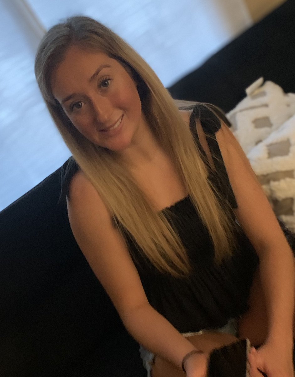 lisafriedl's tweet photo. Happy National Daughter Day! Love you Sam! ❤️ @saaam_f7 #NationalDaughtersDay https://t.co/tPIPP2QQyd