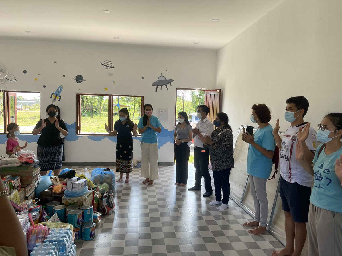 aol_laos's tweet photo. Volunteers of @ArtofLiving organization in #Laos helped “Hands of Hope” organization working for children with hearing disabilities. Books / clothes / drinking water / food items / Cash donations were contributed by the whole team. #serviceupdate #hope #socialwork #artofliving https://t.co/yRCEZT5mbV