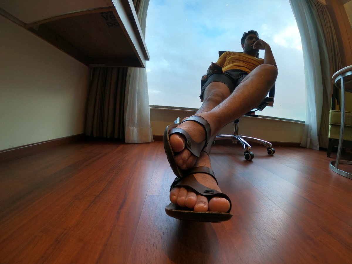 ludduvlogs's tweet photo. Kafi samay ke baad mera model bahar nikal aya 😂😂
Also the view from the hotel room was just WAOOO.
#ludduofficial #luffians #motovlogger #MotoGP #youtube #vlogger #youtuber #motorcycles #Pune #keepsupporting #punemotovlogger #dontquit #motovlogging #kolhapurdiaries #vlog https://t.co/DNZtuxbLTa